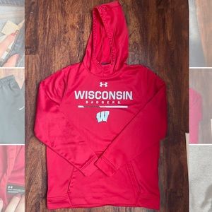 Large Under Armour WI Badgers Crowl Neck Hoodie